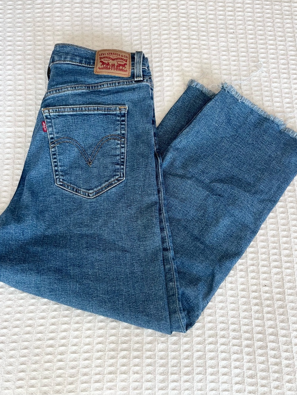 Levi’s rib cage straight ankle jeans size 31